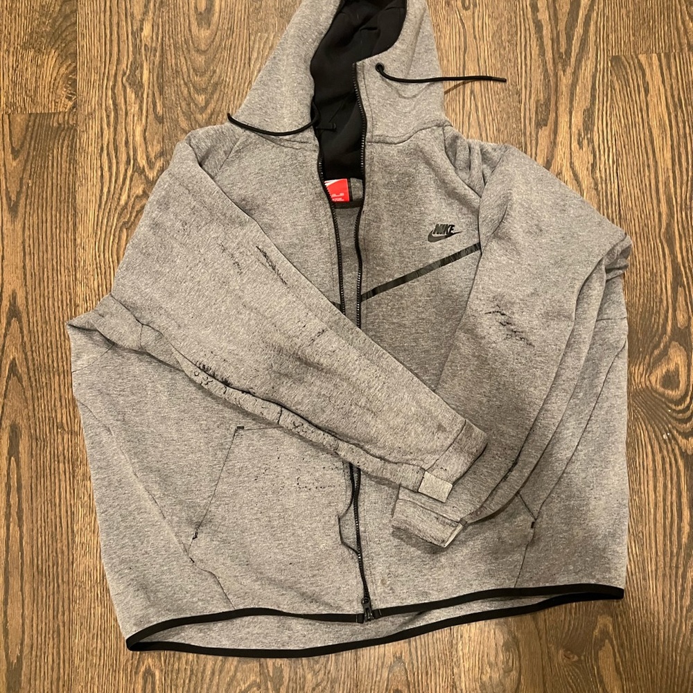 Nike Tech - Picture 2 of 2